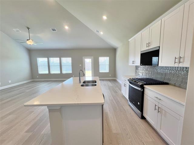 Building Photo - 678 Woodland Ave