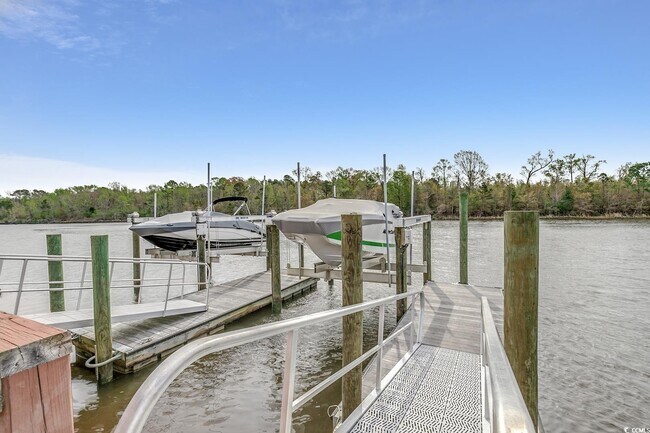 Building Photo - 455 Harbour View Dr