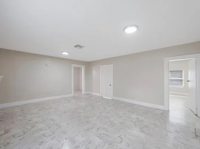 Building Photo - 235 35th St S