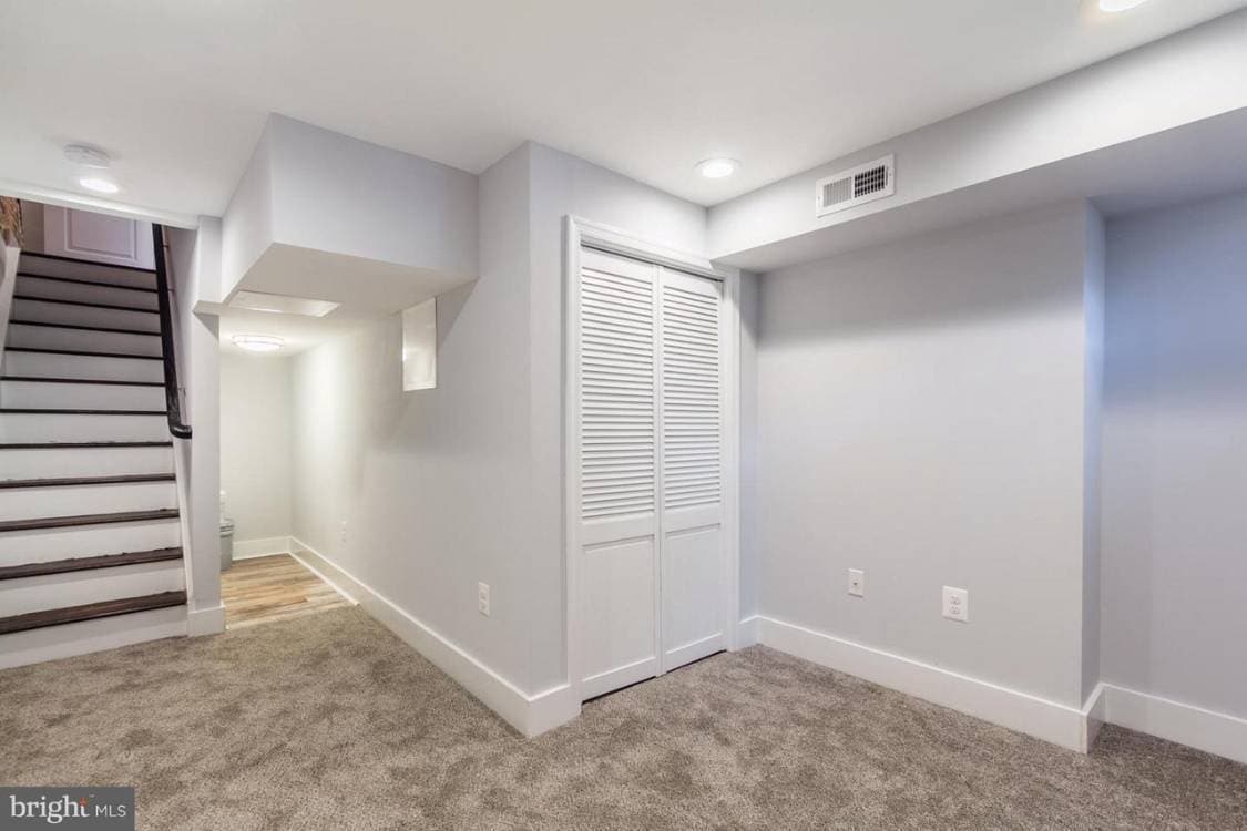 Building Photo - 9 E Fort Ave