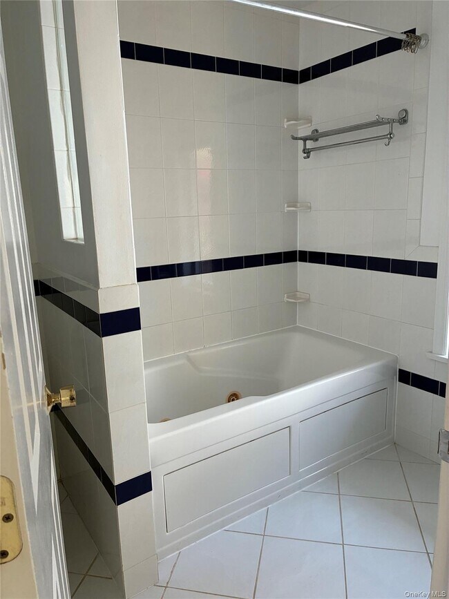 Building Photo - 7 Valley View Rd