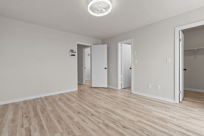 Building Photo - Beachfront 2BR/2BA Condo with Water Views in Norfolk – Water Included