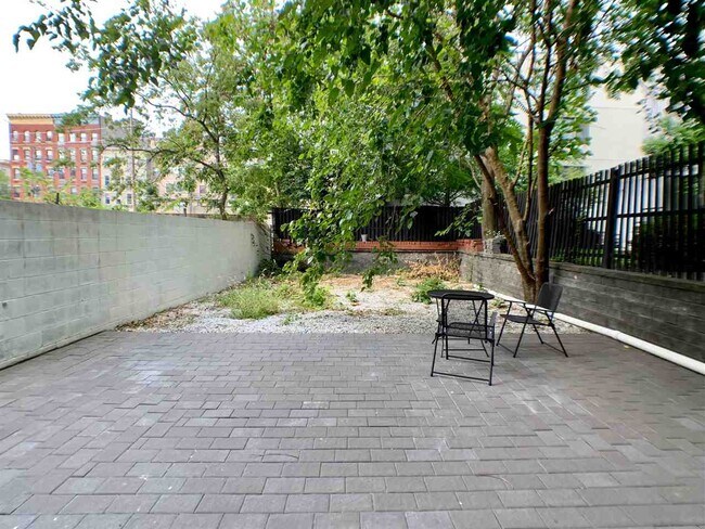 Building Photo - 320 Jefferson St