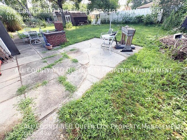 Building Photo - 3692 Elmira Dr