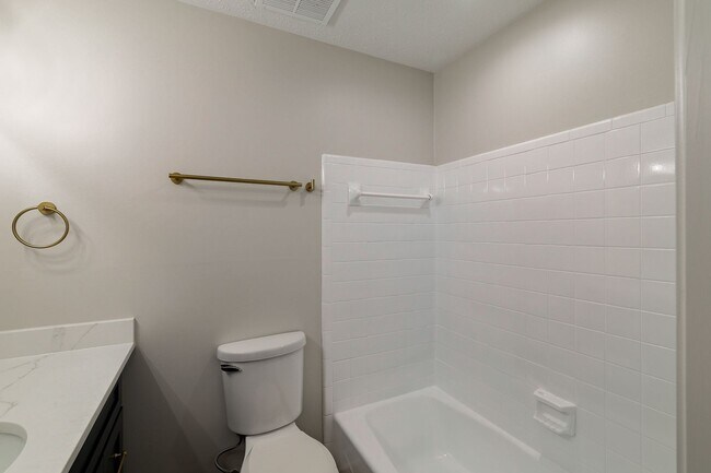 Building Photo - Newly Renovated East Side Home!