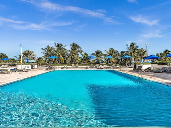 Building Photo - 100 Lincoln Rd