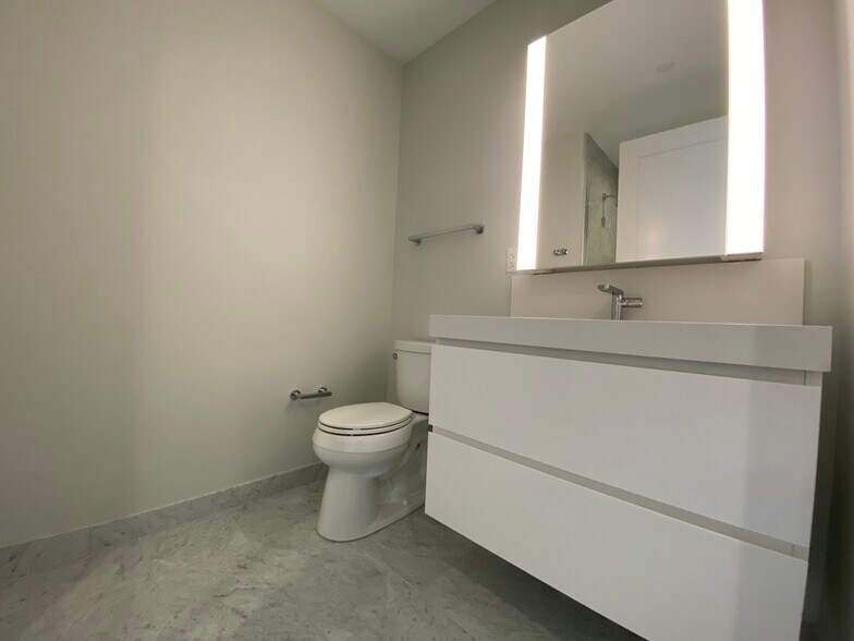 Building Photo - 135 Seaport Blvd