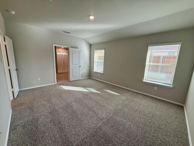 Building Photo - 421 Blanco Dr