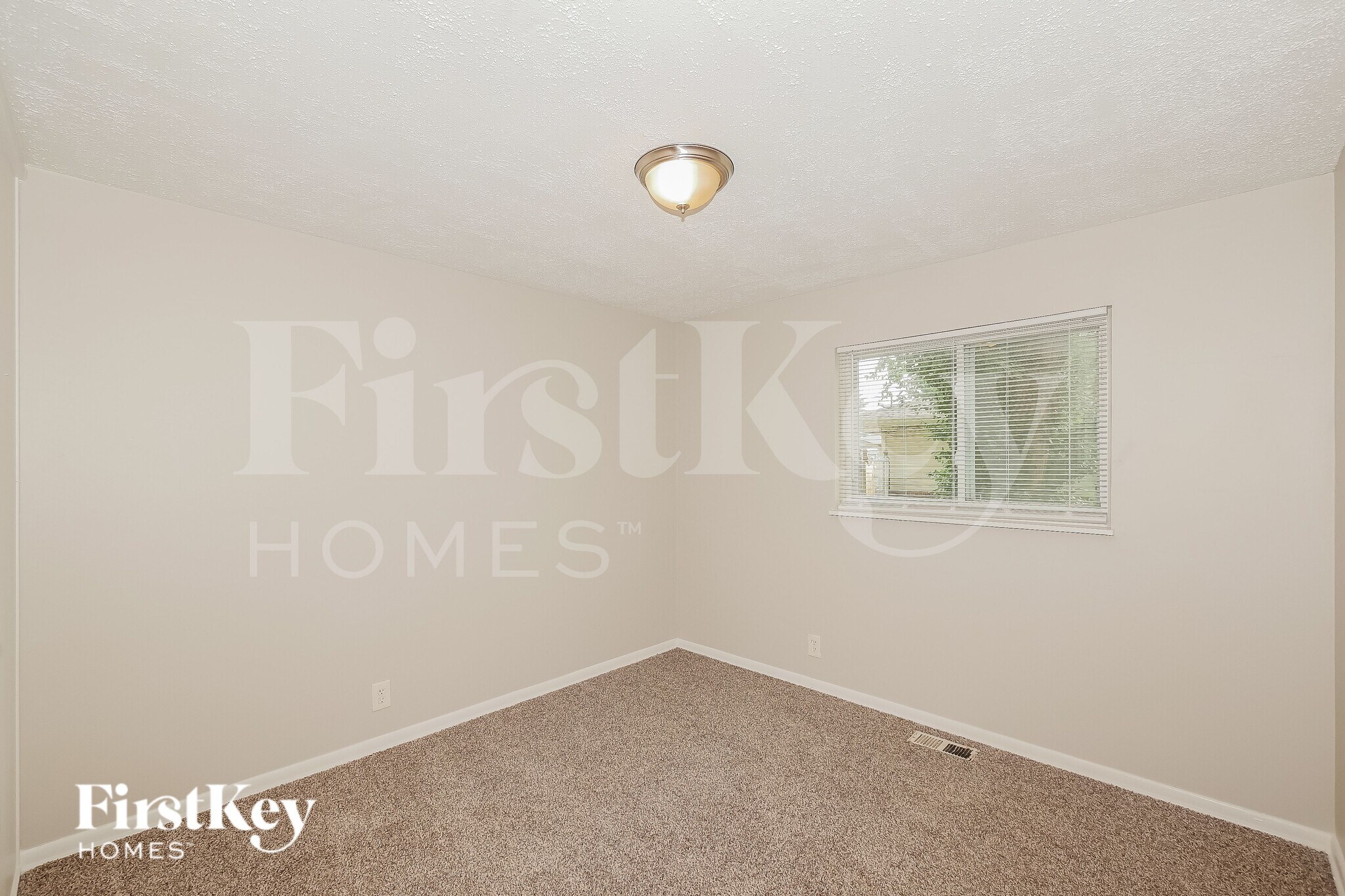 Building Photo - 9420 Shenandoah Dr