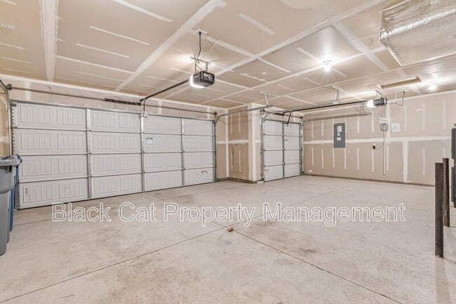 Building Photo - 10604 W New Berlin Dr