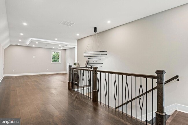 Building Photo - 9615 Locust Hill Dr