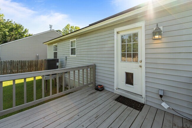 Building Photo - 109 Dry Dock Ct