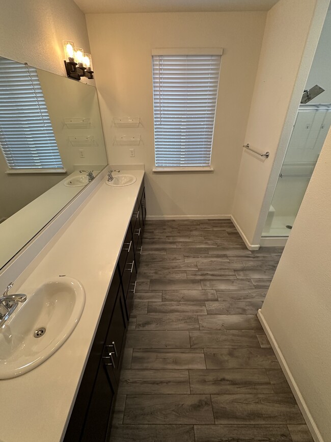 Building Photo - 1113 Greenbrier Dr