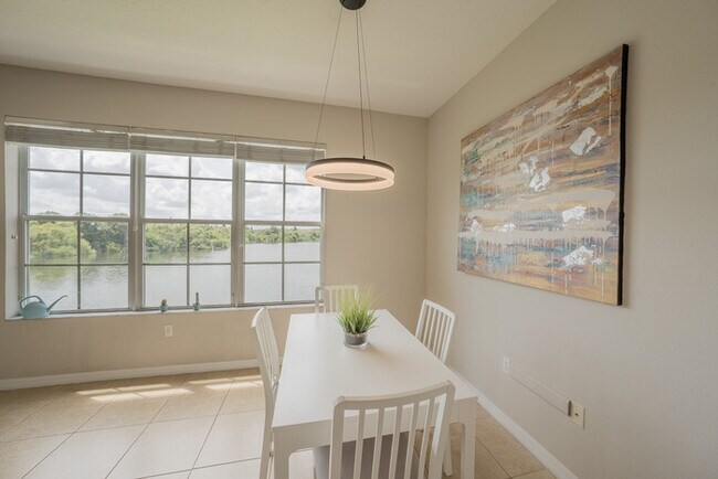 Building Photo - Town Home For Rent in Lake Brandon!