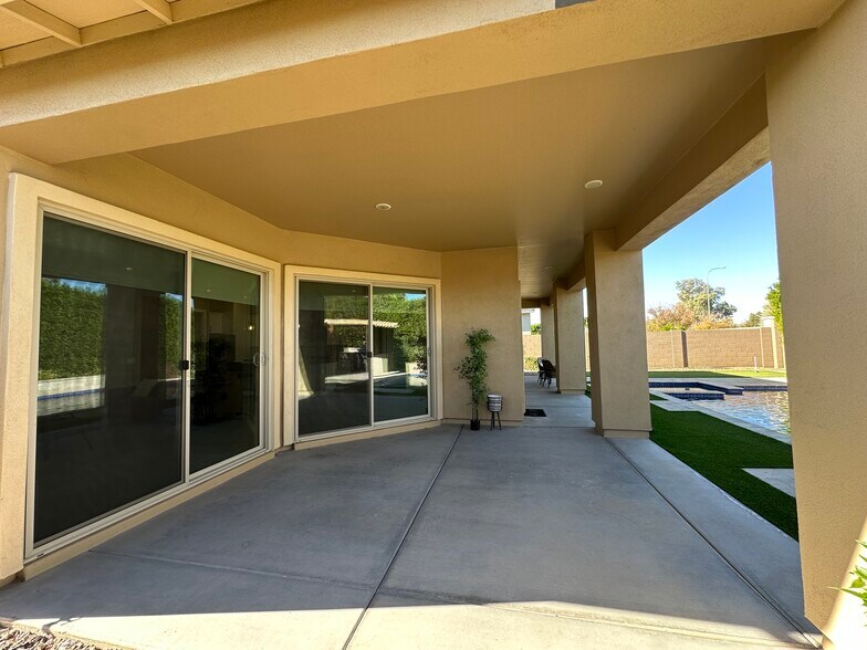 Building Photo - 1140 E Cherrywood Pl