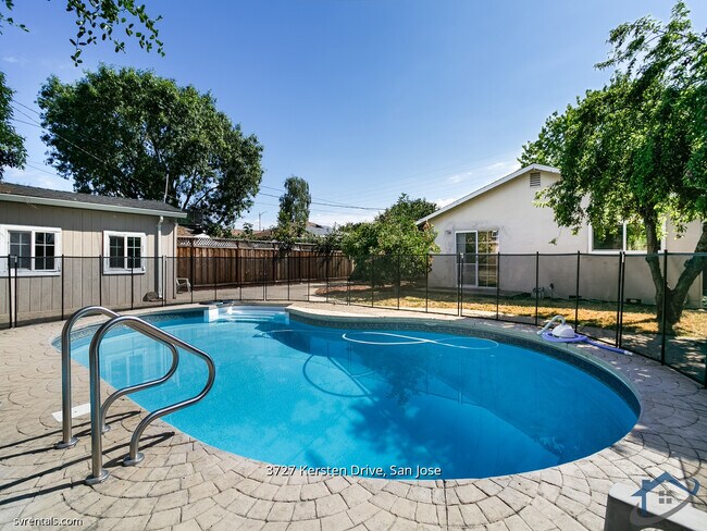 Building Photo - 3727 Kersten Dr