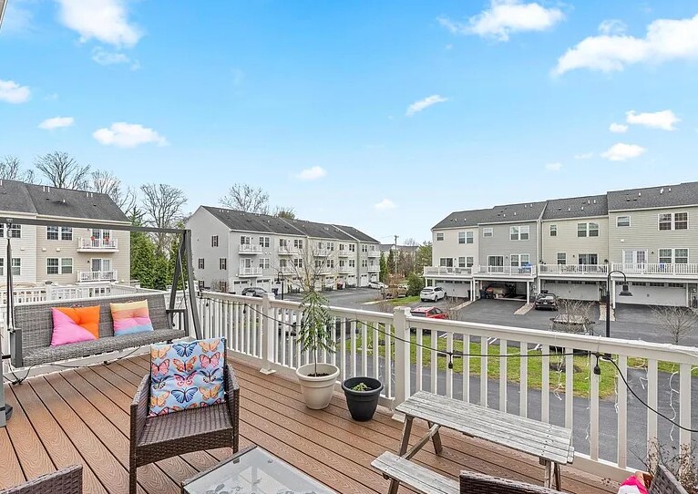 Building Photo - 24 Chamberlain Ct