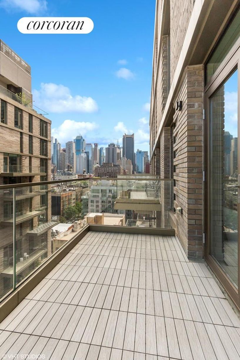Building Photo - 505 W 43rd St