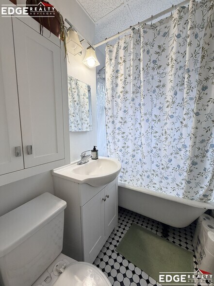 Building Photo - 241 Winchester St