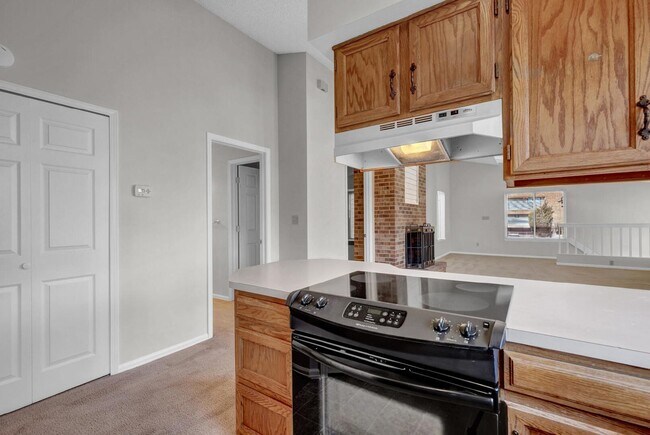 Building Photo - "Charming 2-Bedroom Townhouse in Colorado ...
