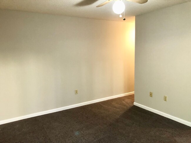 Building Photo - NOW AVAILABLE | 2BR 2BA CONDO | RECENTLY U...