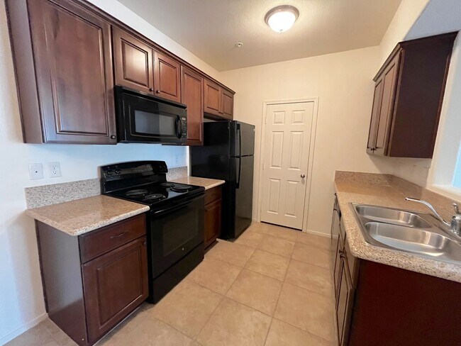 Building Photo - 3550 Bay Sands Dr