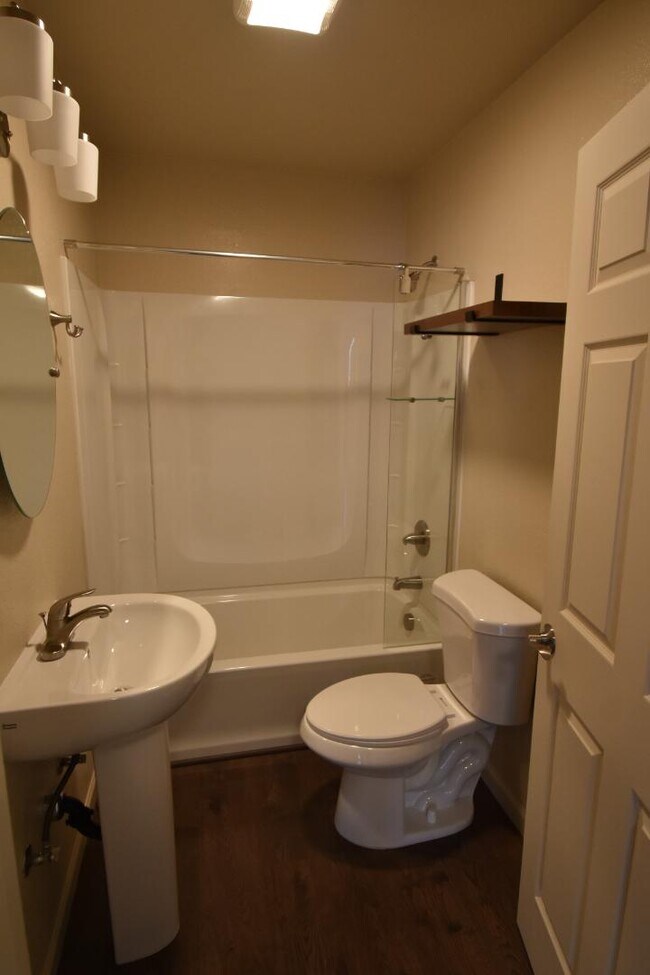 Building Photo - 2515 Wiard St