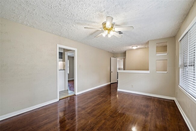 Building Photo - 4310 Ebbtide Dr