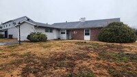 Building Photo - 20 Sussex Dr