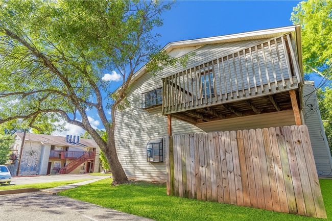Building Photo - 903 Taulbee Ln