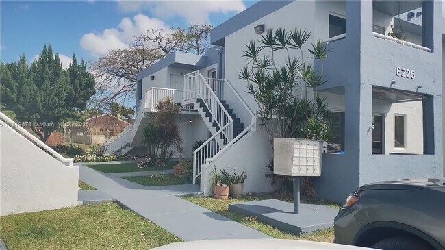 Building Photo - 6225 SW 131st Ct