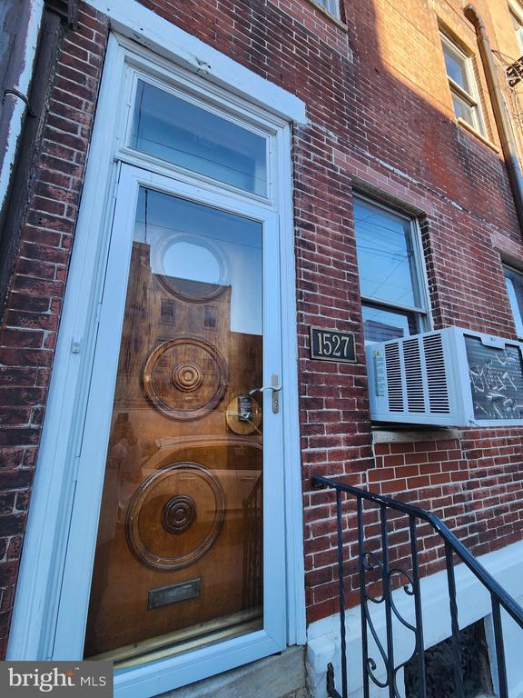 Building Photo - 1527 S 10th St