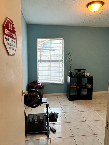 Building Photo - 111 Rosewood Ct