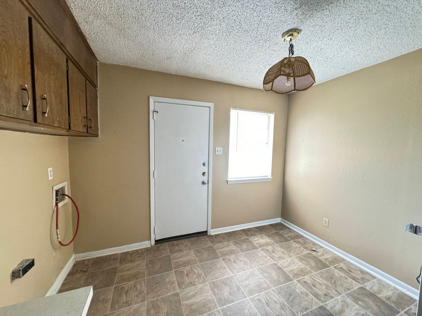 Building Photo - 3002 Tanglewood Cir
