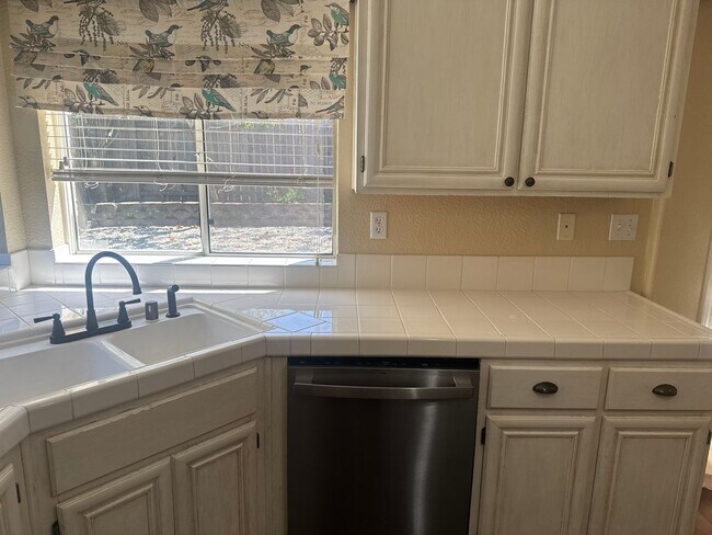 Building Photo - 961 Celestine Cir