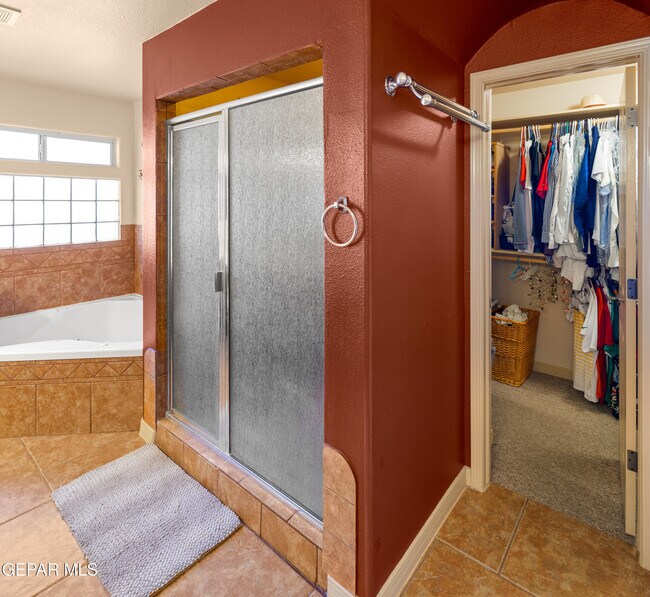 Building Photo - 6032 Valle Espanola Ln