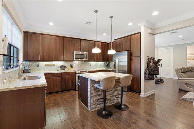 Building Photo - 13013 Riverwalk Cir S