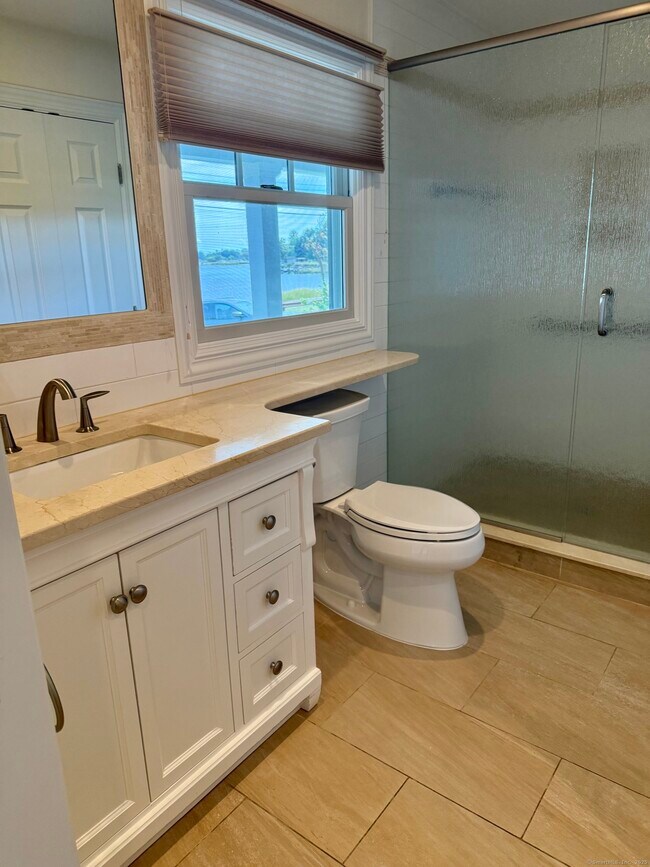 Building Photo - 267 Weed Ave