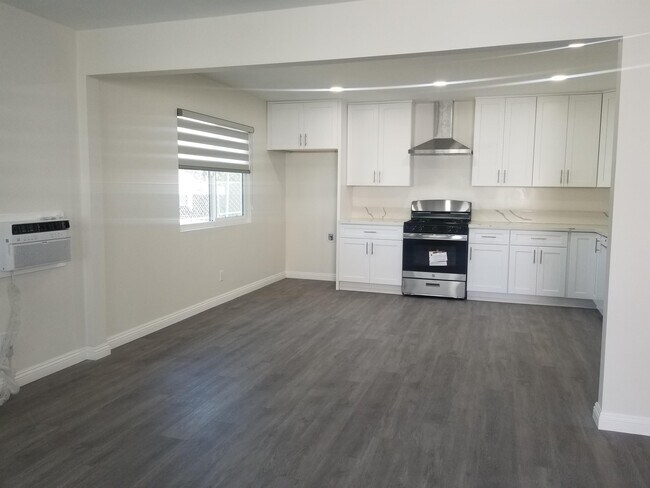 Building Photo - 581 Bonita St