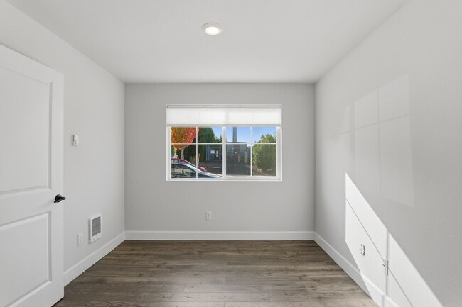 Building Photo - 3 Bedroom, 3.5 Bathroom Cooper Mountain Townhouse