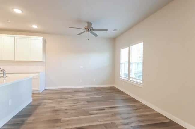 Building Photo - 329 N Centro Cir