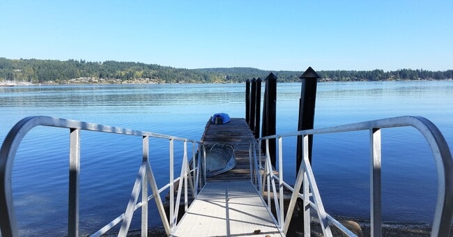 Building Photo - Scandia Waterfront! Furnished! Short lease...