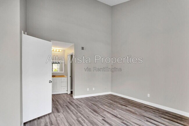 Building Photo - 4082 Mahaila Ave