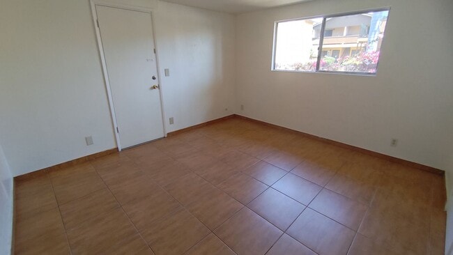 Building Photo - Newly Remodeled 4 Bed 3 Bath in Chula Vist...