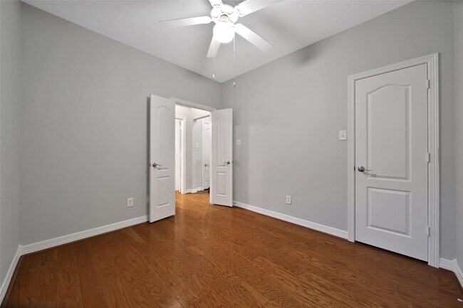 Building Photo - 12126 Laguna Pointe Ln