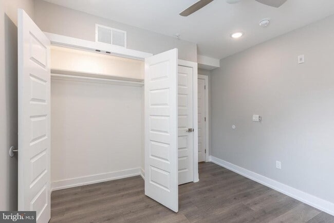 Building Photo - 1521 N Stillman St