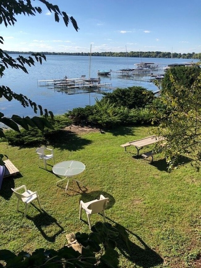 Interior Photo - Lakeside