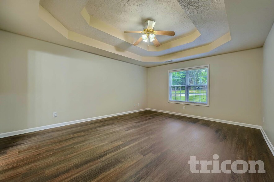 Building Photo - 1374 Lake Dow Rd