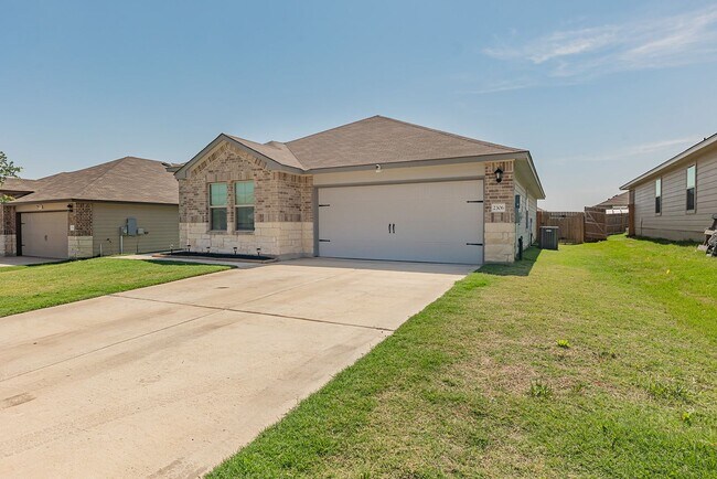Building Photo - 2306 Aylesbury Dr
