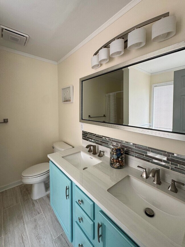 Building Photo - Charming 3 Bed 2 Bath Home with Bonus Room